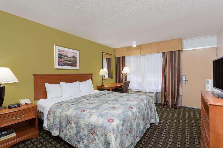 2 Double Beds (6 of 17)