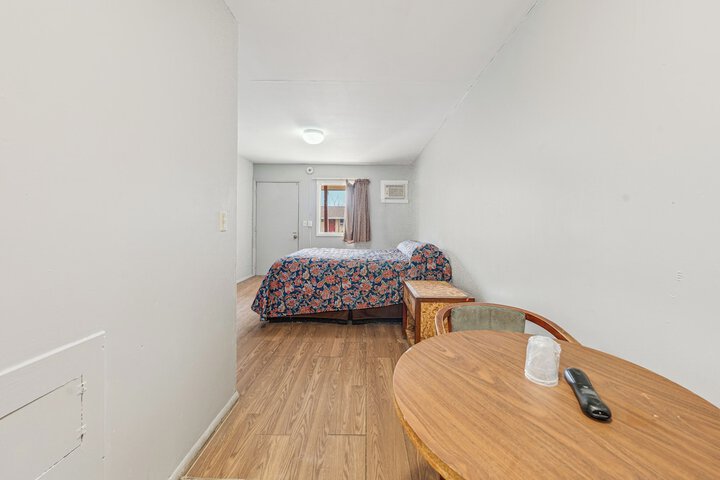Room 9 of 44
