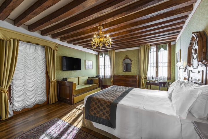 Room 22 of 56
