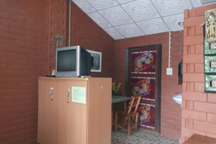 Room 5 of 16