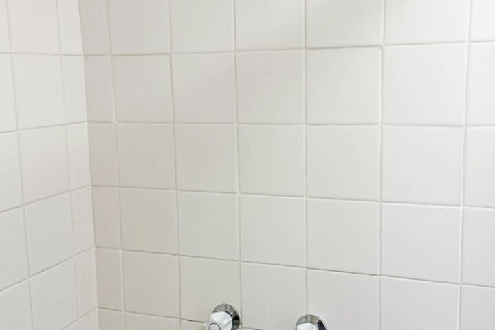 Room 25 of 53