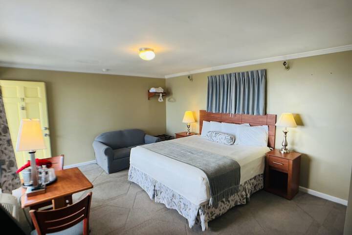 Room 22 of 38