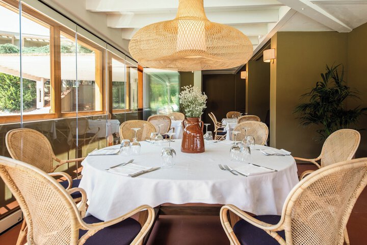 Dining 62 of 96