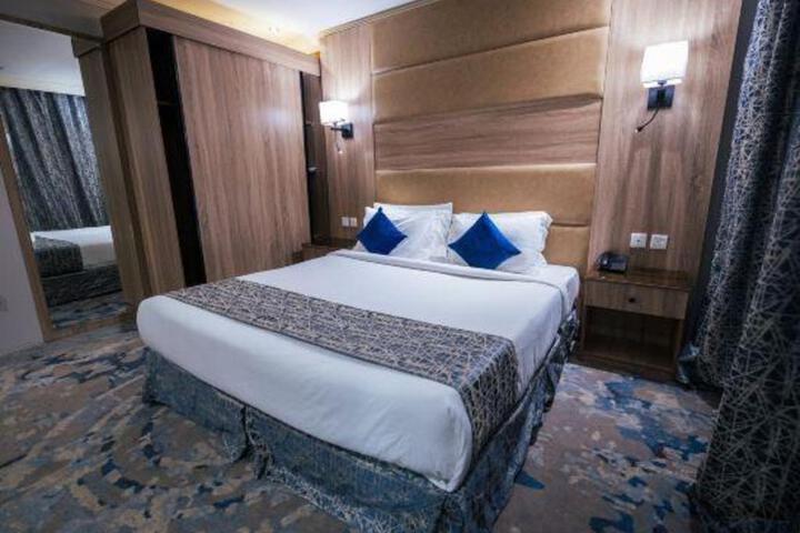 Room 21 of 51