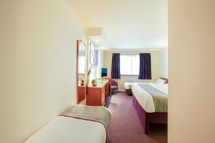 Room 34 of 68
