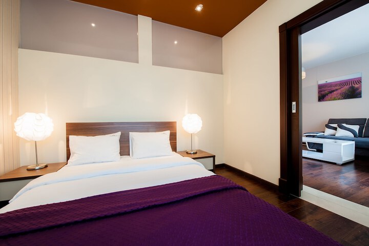 Room 7 of 140