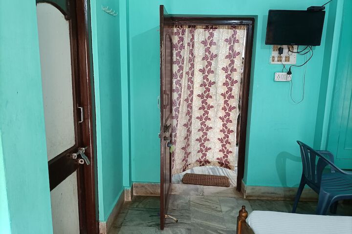 Room 14 of 14