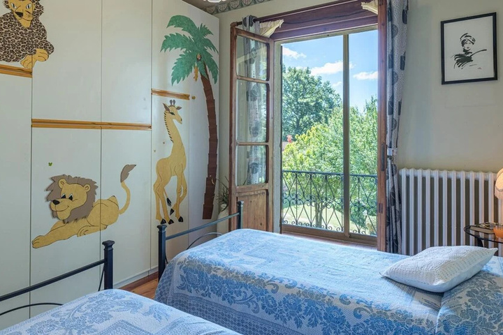 Room 4 of 21