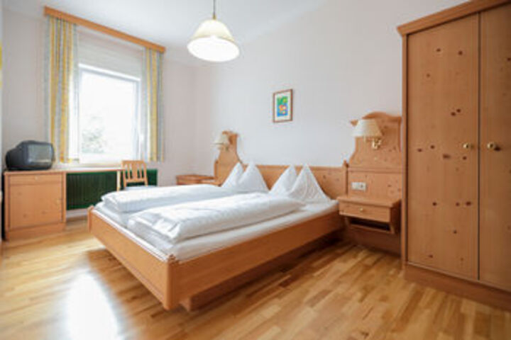 Room 13 of 23