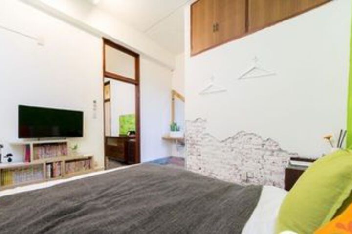 Room 8 of 15