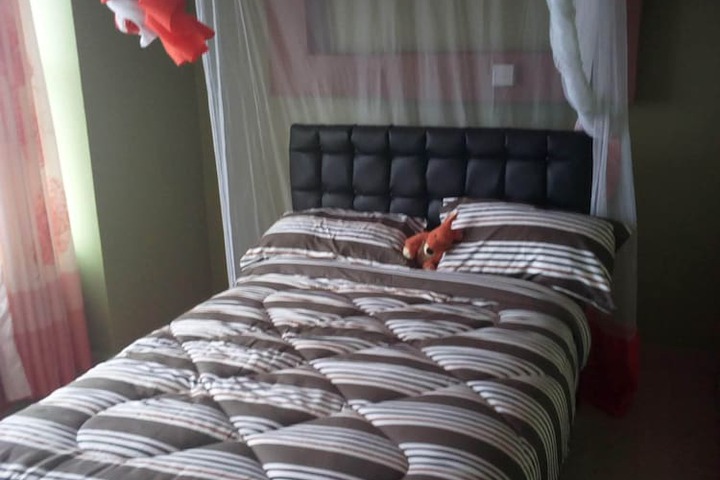 Room 4 of 73