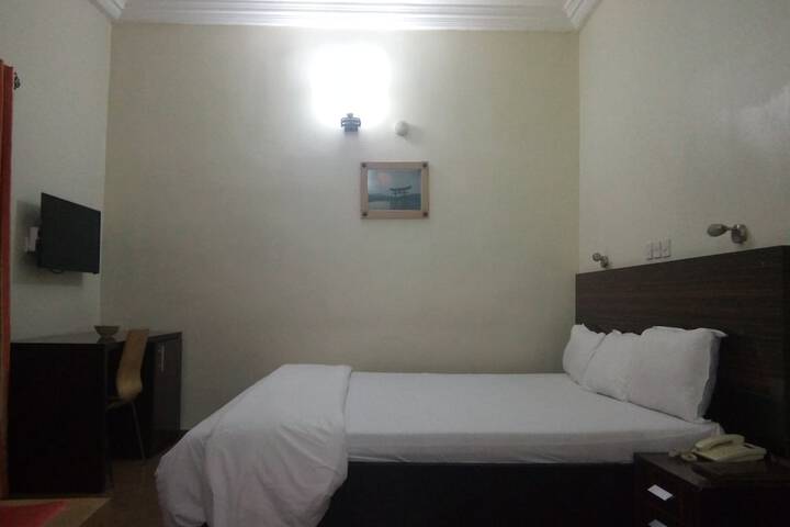 Room 11 of 26