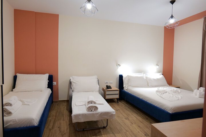 Room 34 of 126