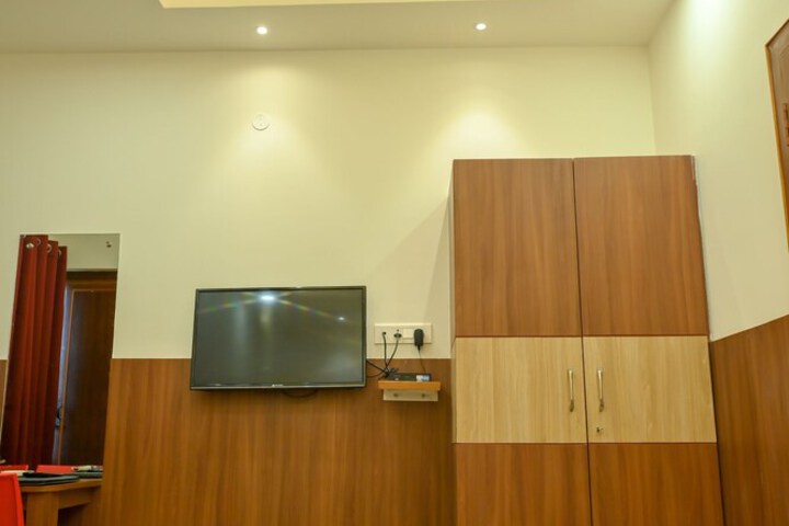 Room 57 of 94