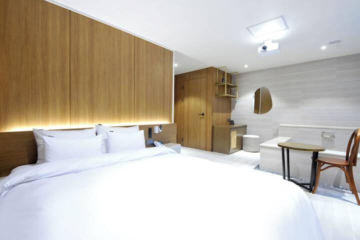 Room 39 of 64