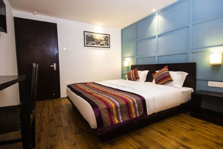 Room 2 of 18