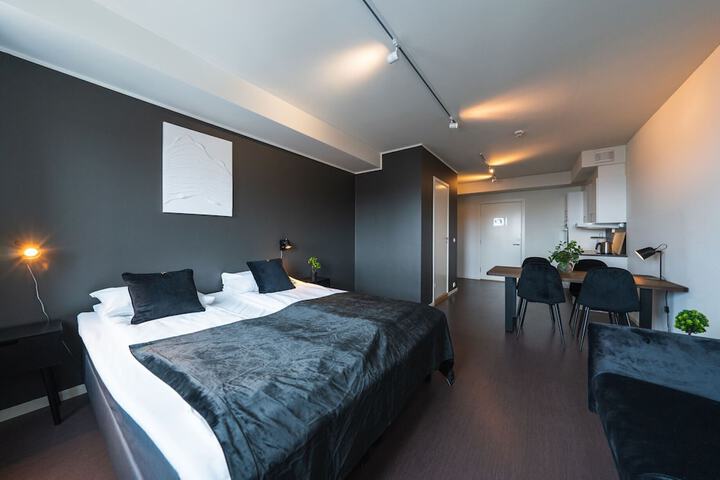 Room 13 of 37