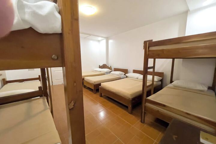 Room 18 of 72
