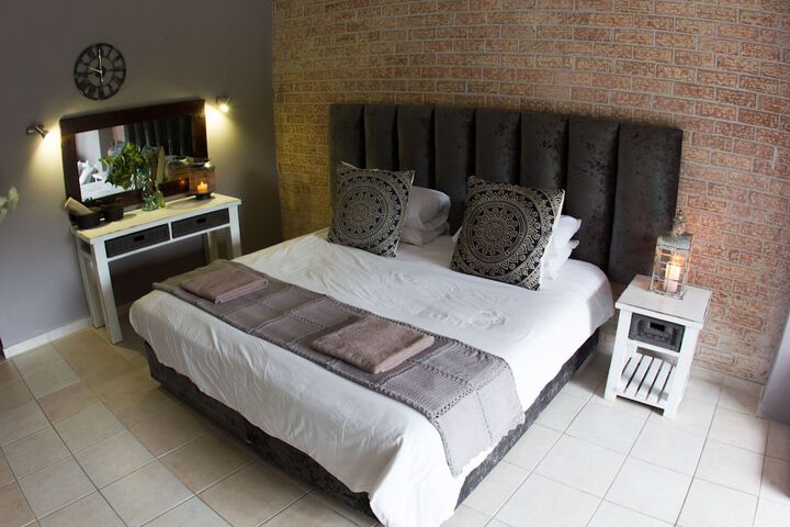 Room 4 of 25
