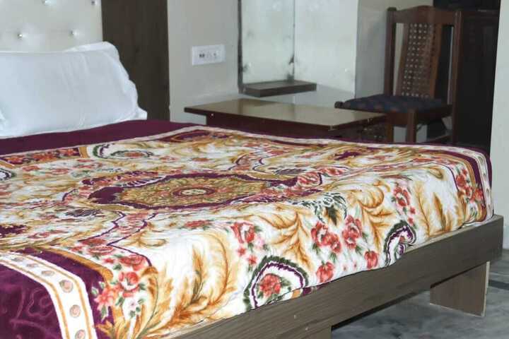Room 4 of 35