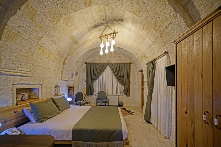 Room 34 of 90