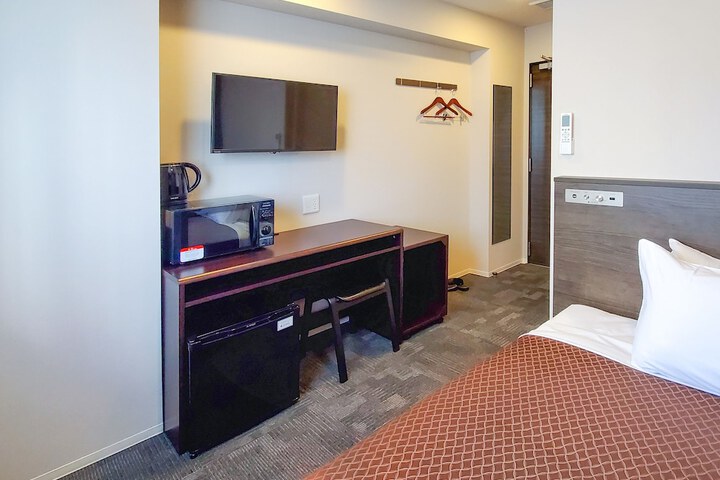 Room 5 of 19