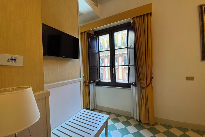 Room 83 of 180