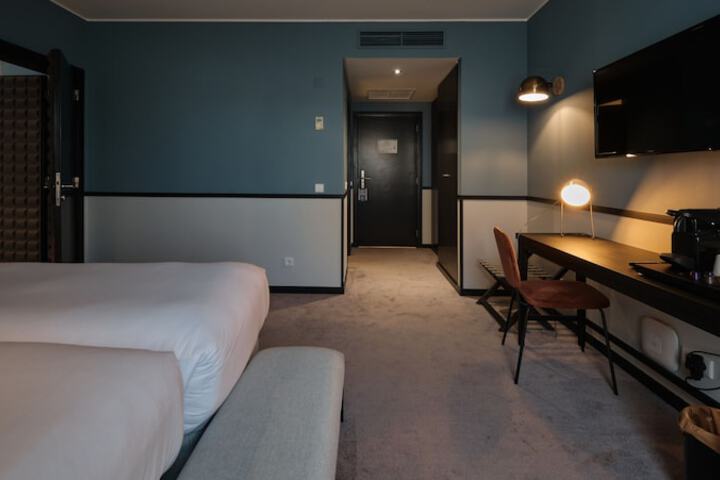 Room 29 of 157