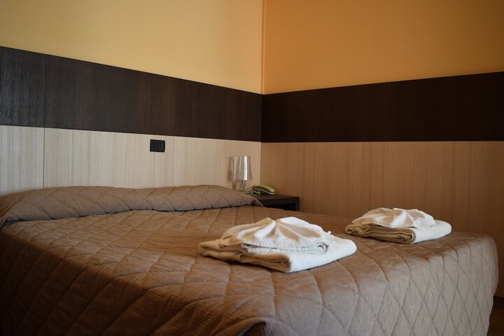 Room 18 of 48