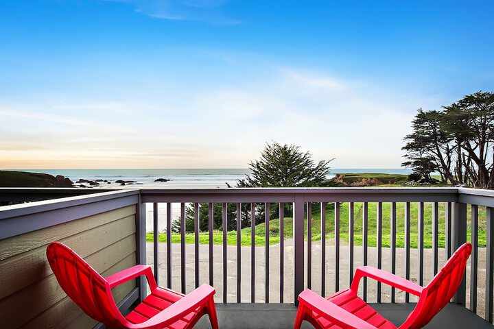 1 King Bed Ocean View (29 of 30)