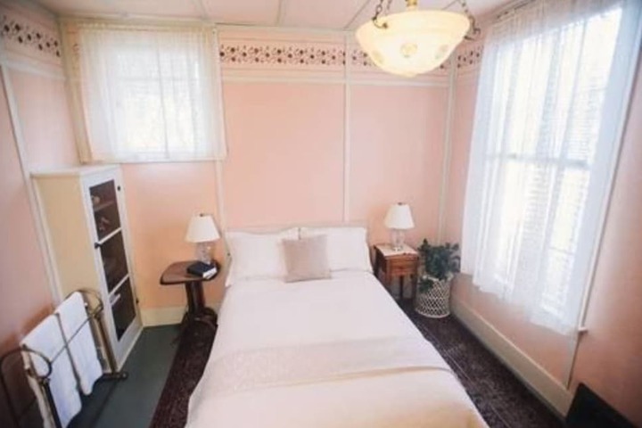 Room 12 of 70