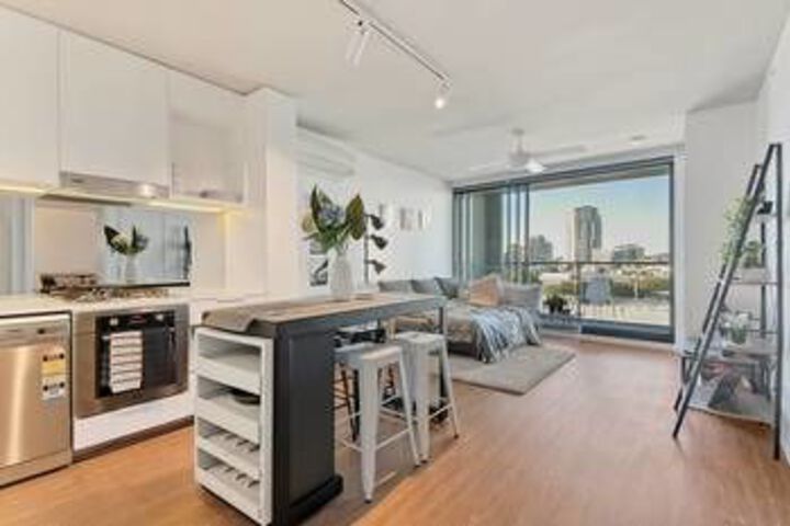 Stunning Brisbane Home - Close to EKKA + Parking