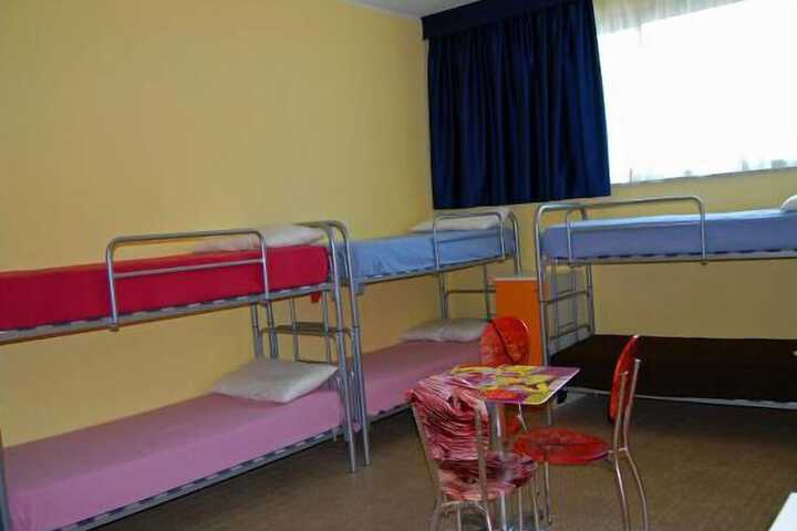 Room 6 of 33