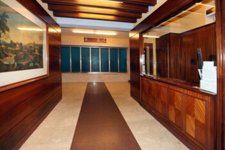 Ballroom/Hall 5 of 13