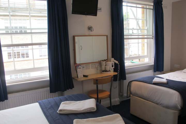 Room 32 of 54