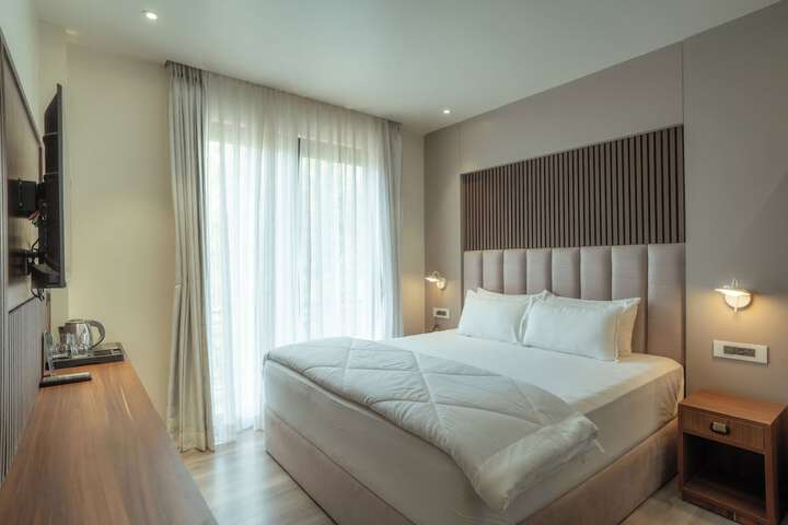 Room 4 of 6
