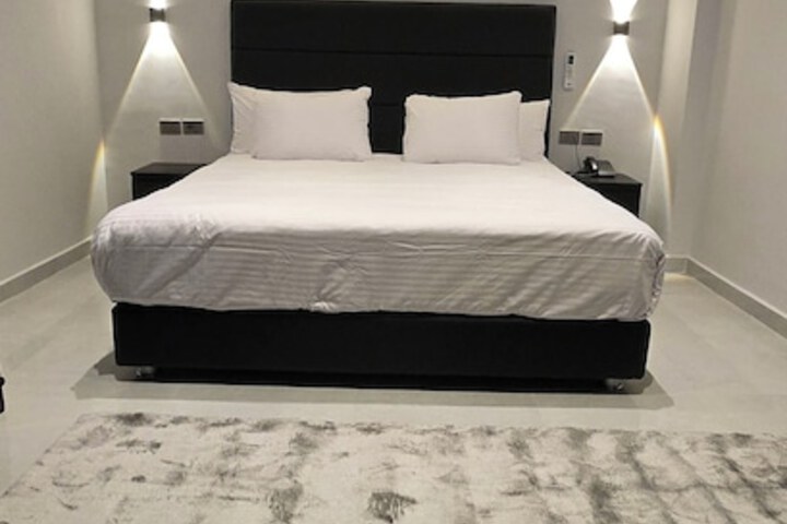 Room 66 of 107