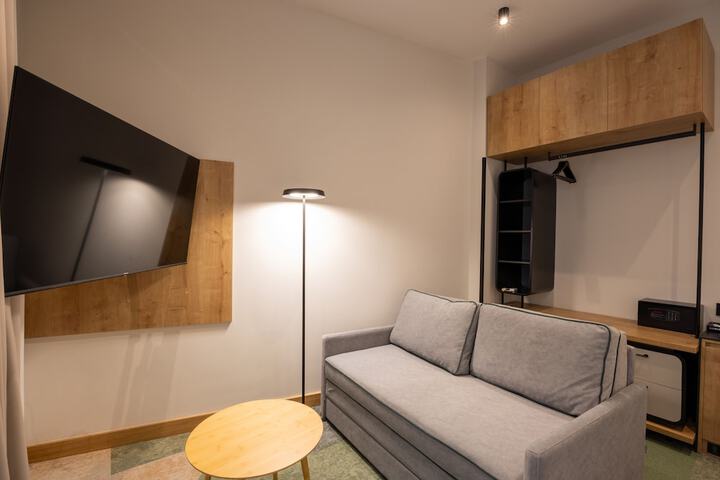 Room 27 of 36