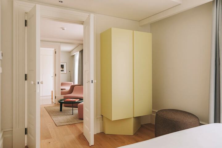 Room 56 of 186