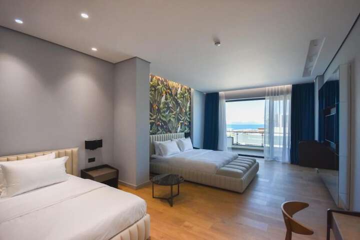 Room 16 of 29