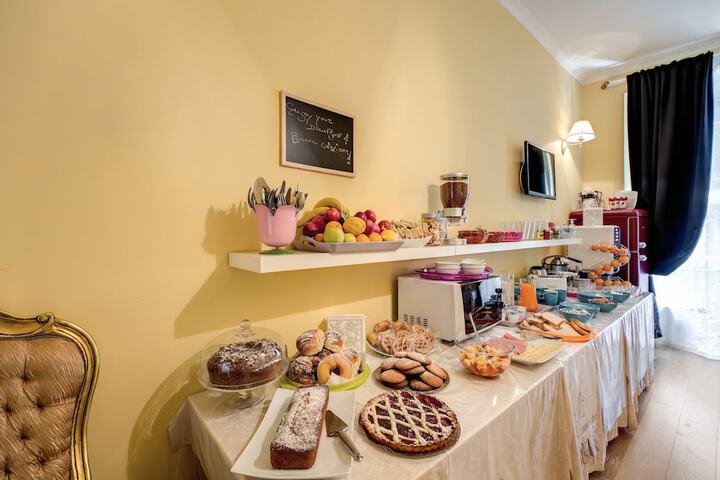 Breakfast/Coffee Service 27 of 42