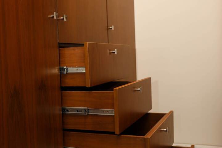 Room 4 of 74