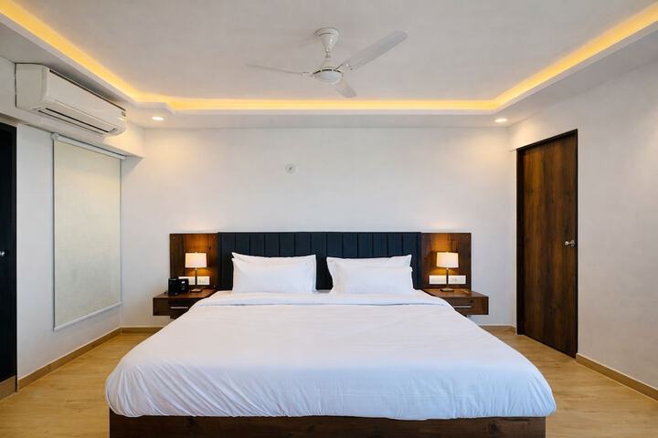Room 5 of 18