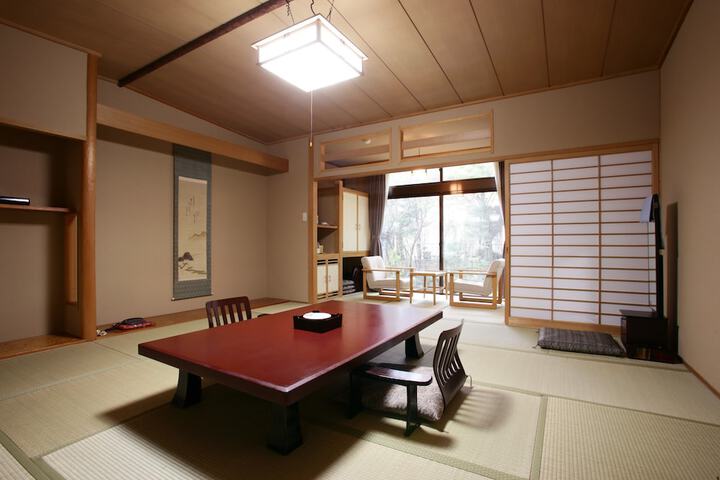 Room 15 of 175