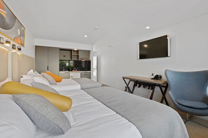 Room 6 of 30
