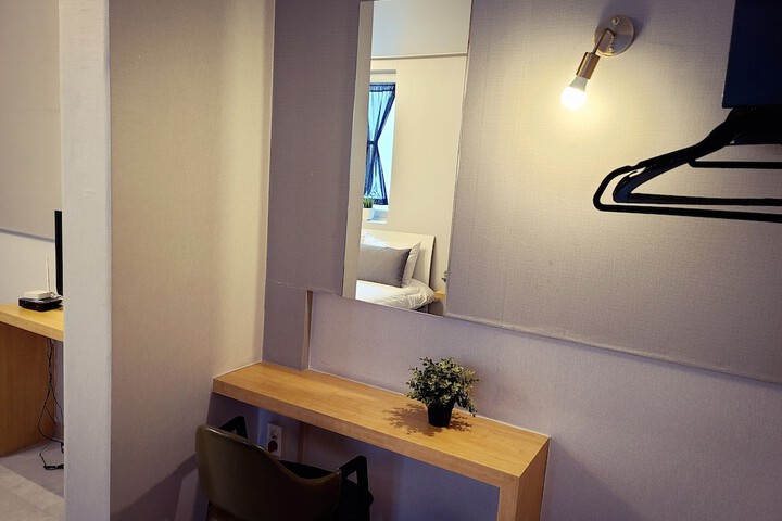 Room 49 of 84