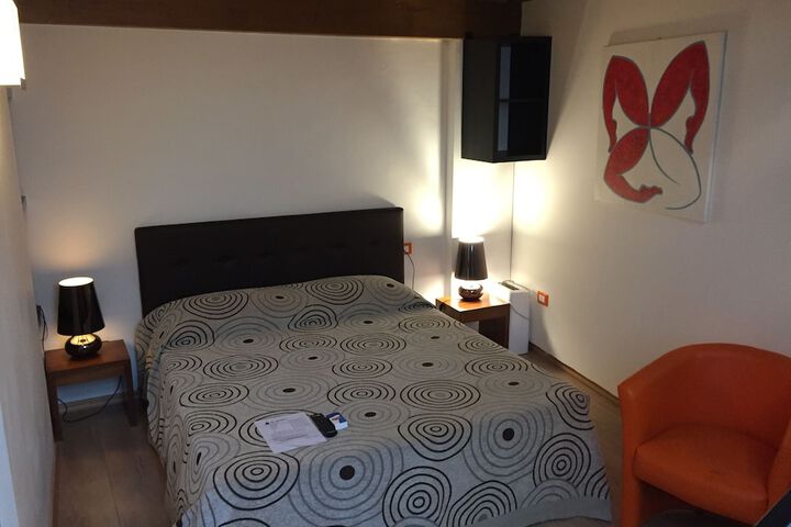 Room 5 of 28