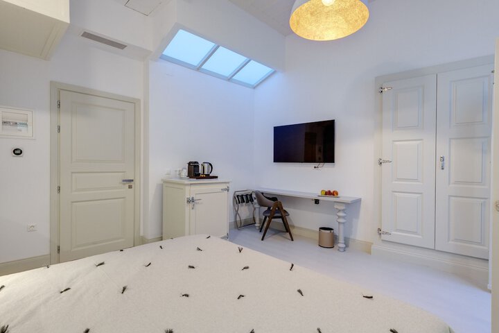 Room 11 of 64