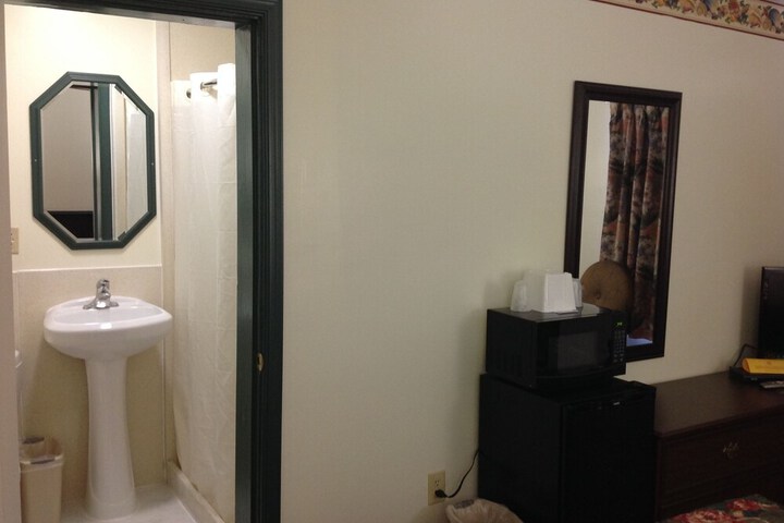 Room 15 of 19