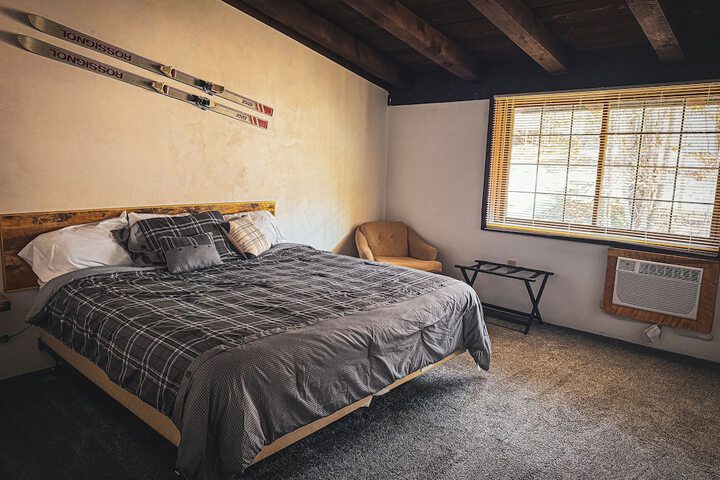 Deluxe Single Room 1 King Bed (4 of 6)